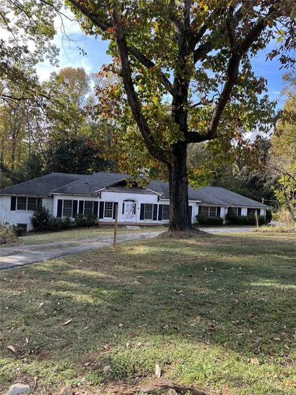 5820 Riverside Drive, Sandy Springs, Georgia 30327, 5 Bedrooms Bedrooms, ,4 BathroomsBathrooms,Residential,Sold,5820 Riverside Drive,7140648