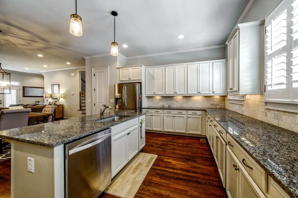 969 Thibideau Court, Sandy Springs, Georgia 30328, 3 Bedrooms Bedrooms, ,3 BathroomsBathrooms,Residential,Sold,969 Thibideau Court,5856287