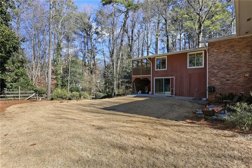 365 Amberidge Trail, Sandy Springs, Georgia 30328, 4 Bedrooms Bedrooms, ,3 BathroomsBathrooms,Residential,Sold,365 Amberidge Trail,6832633