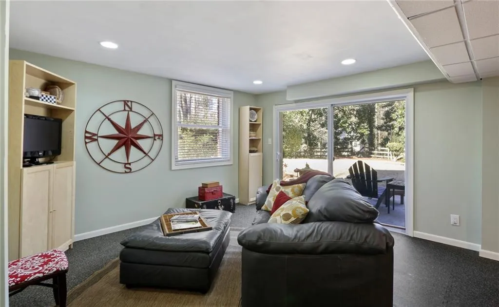 365 Amberidge Trail, Sandy Springs, Georgia 30328, 4 Bedrooms Bedrooms, ,3 BathroomsBathrooms,Residential,Sold,365 Amberidge Trail,6832633