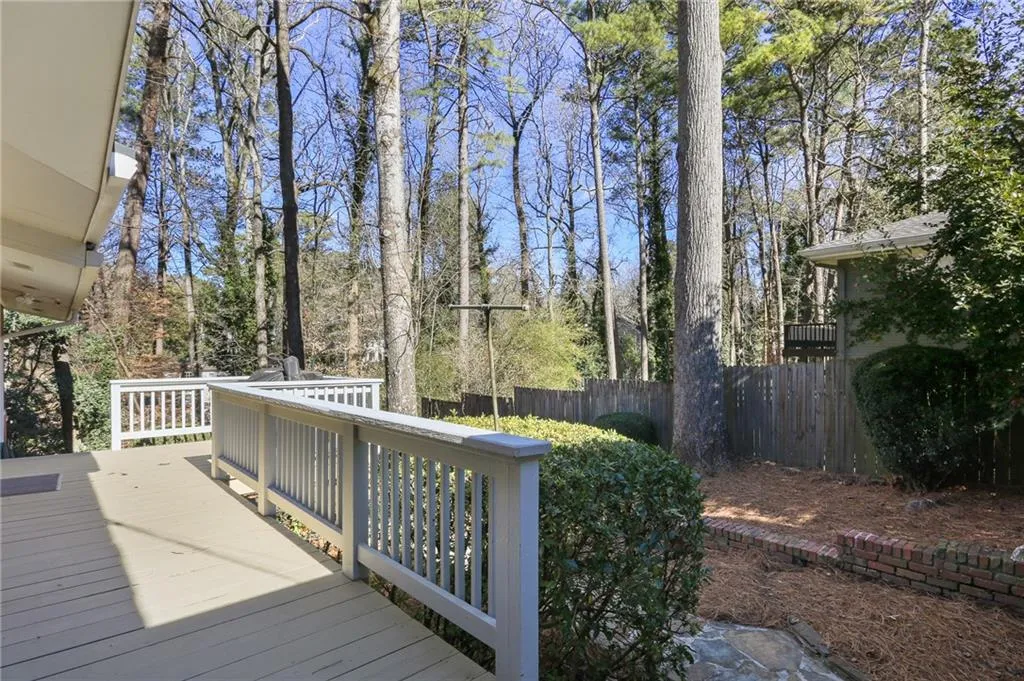 365 Amberidge Trail, Sandy Springs, Georgia 30328, 4 Bedrooms Bedrooms, ,3 BathroomsBathrooms,Residential,Sold,365 Amberidge Trail,6832633