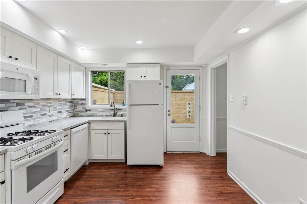 5400 Roswell Road Unit O5, Atlanta, Georgia 30342, 2 Bedrooms Bedrooms, ,1 BathroomBathrooms,Residential,Sold,5400 Roswell Road Unit O5,7271487