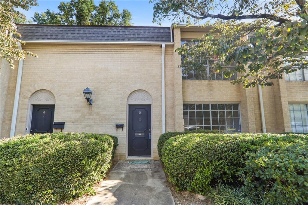 5400 Roswell Road Unit O5, Atlanta, Georgia 30342, 2 Bedrooms Bedrooms, ,1 BathroomBathrooms,Residential,Sold,5400 Roswell Road Unit O5,7271487