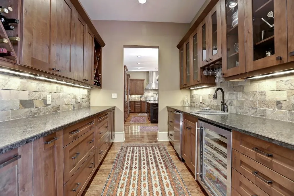 625 W Northway Lane, Atlanta, Georgia 30342, 6 Bedrooms Bedrooms, ,6 BathroomsBathrooms,Residential,Sold,625 W Northway Lane,5963813