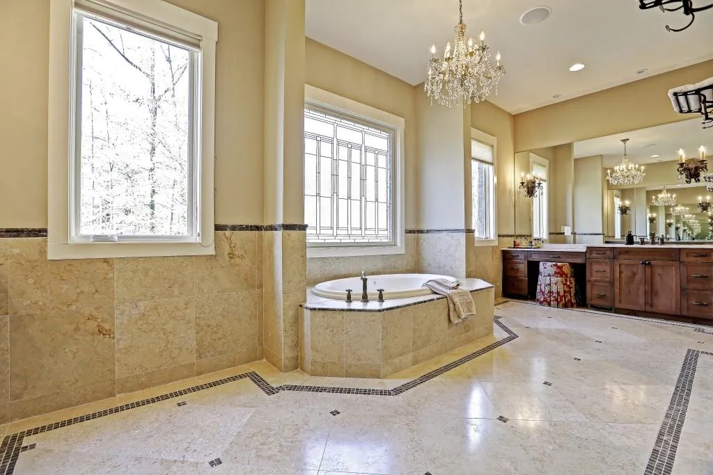 625 W Northway Lane, Atlanta, Georgia 30342, 6 Bedrooms Bedrooms, ,6 BathroomsBathrooms,Residential,Sold,625 W Northway Lane,5963813