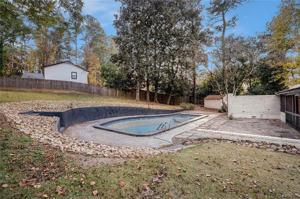 4090 Land O Lakes Drive Ne, Atlanta, Georgia 30342, 3 Bedrooms Bedrooms, 0 ,2 BathroomsBathrooms,Residential,Sold,4090 Land O Lakes Drive Ne,7684522