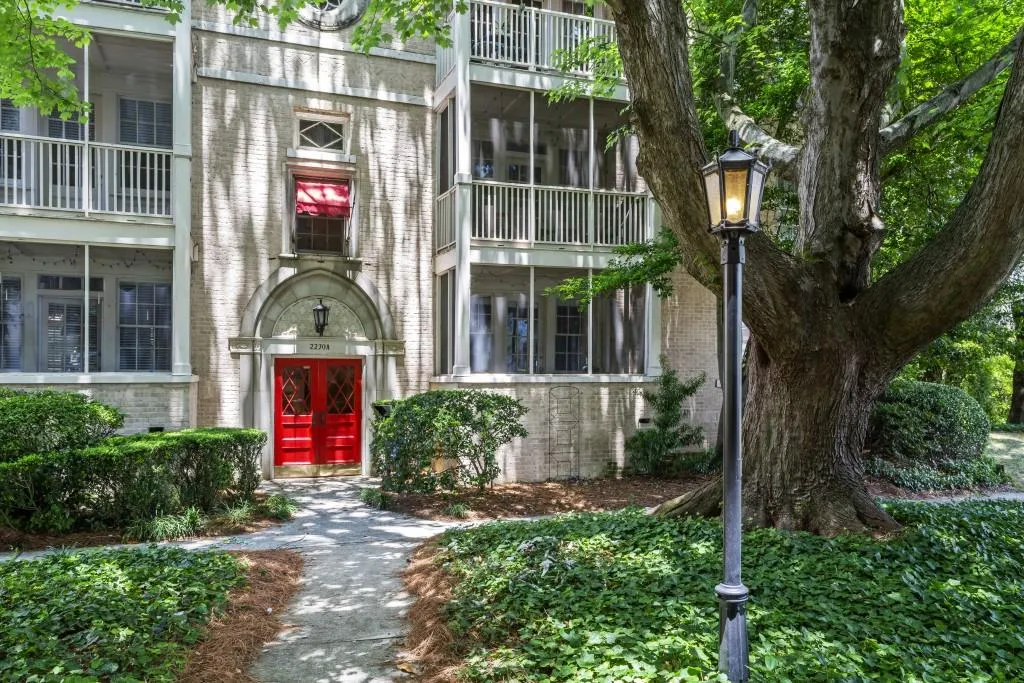 2230 Peachtree Road Nw Unit A6, Atlanta, Georgia 30309, 2 Bedrooms Bedrooms, 0 ,1 BathroomBathrooms,Residential,For Sale,2230 Peachtree Road Nw Unit A6,7701279