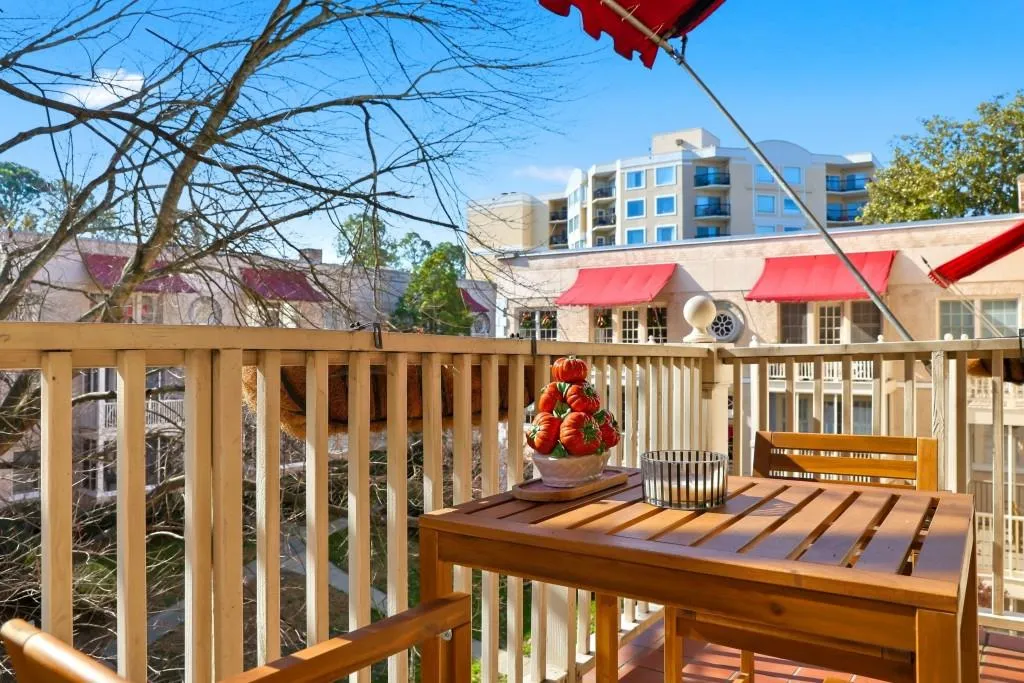 2230 Peachtree Road Nw Unit A6, Atlanta, Georgia 30309, 2 Bedrooms Bedrooms, 0 ,1 BathroomBathrooms,Residential,For Sale,2230 Peachtree Road Nw Unit A6,7701279