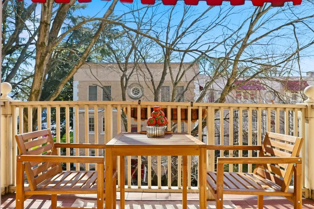 2230 Peachtree Road Nw Unit A6, Atlanta, Georgia 30309, 2 Bedrooms Bedrooms, 0 ,1 BathroomBathrooms,Residential,For Sale,2230 Peachtree Road Nw Unit A6,7701279