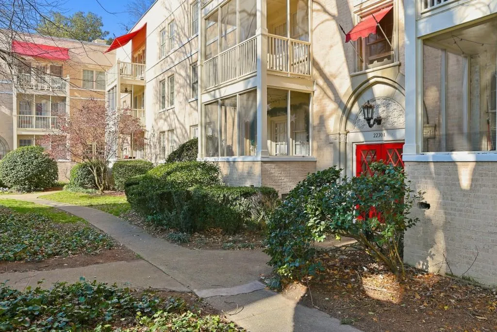 2230 Peachtree Road Nw Unit A6, Atlanta, Georgia 30309, 2 Bedrooms Bedrooms, 0 ,1 BathroomBathrooms,Residential,For Sale,2230 Peachtree Road Nw Unit A6,7701279