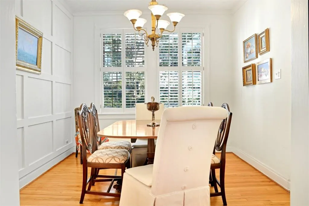 2230 Peachtree Road Nw Unit A6, Atlanta, Georgia 30309, 2 Bedrooms Bedrooms, 0 ,1 BathroomBathrooms,Residential,For Sale,2230 Peachtree Road Nw Unit A6,7701279