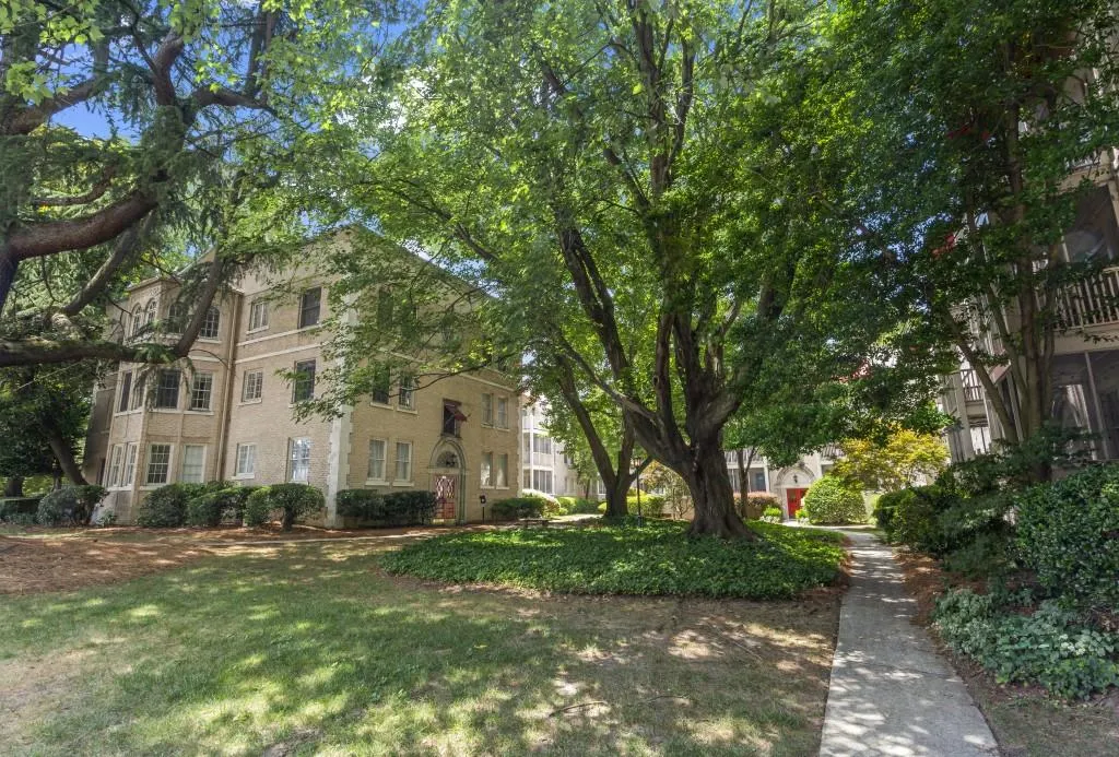 2230 Peachtree Road Nw Unit A6, Atlanta, Georgia 30309, 2 Bedrooms Bedrooms, 0 ,1 BathroomBathrooms,Residential,For Sale,2230 Peachtree Road Nw Unit A6,7701279