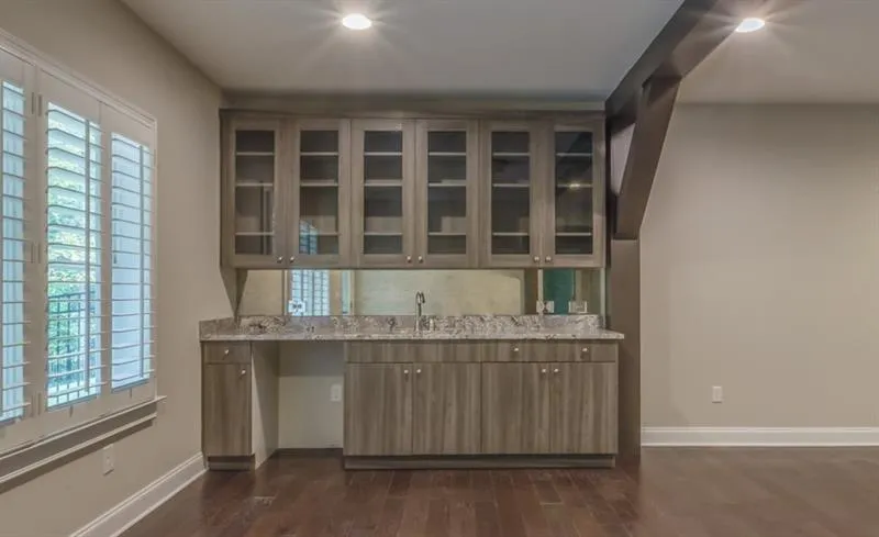 6398 Lucent Lane, Sandy Springs, Georgia 30328, 6 Bedrooms Bedrooms, ,5 BathroomsBathrooms,Residential,Sold,6398 Lucent Lane,6603793
