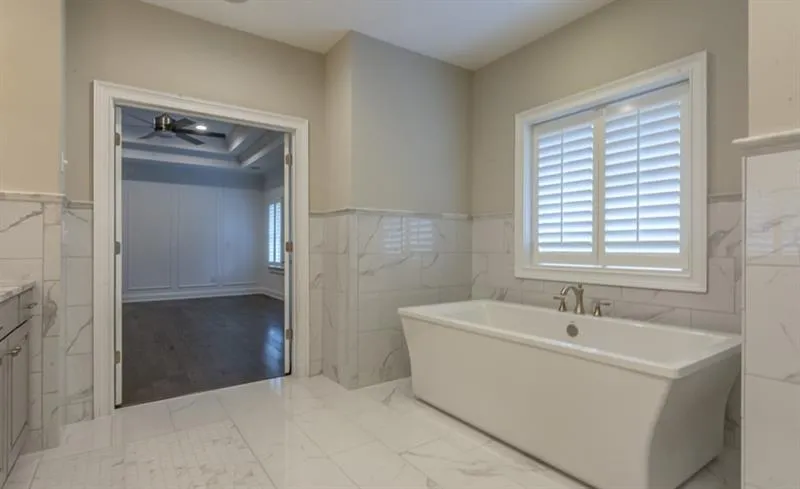 6398 Lucent Lane, Sandy Springs, Georgia 30328, 6 Bedrooms Bedrooms, ,5 BathroomsBathrooms,Residential,Sold,6398 Lucent Lane,6603793