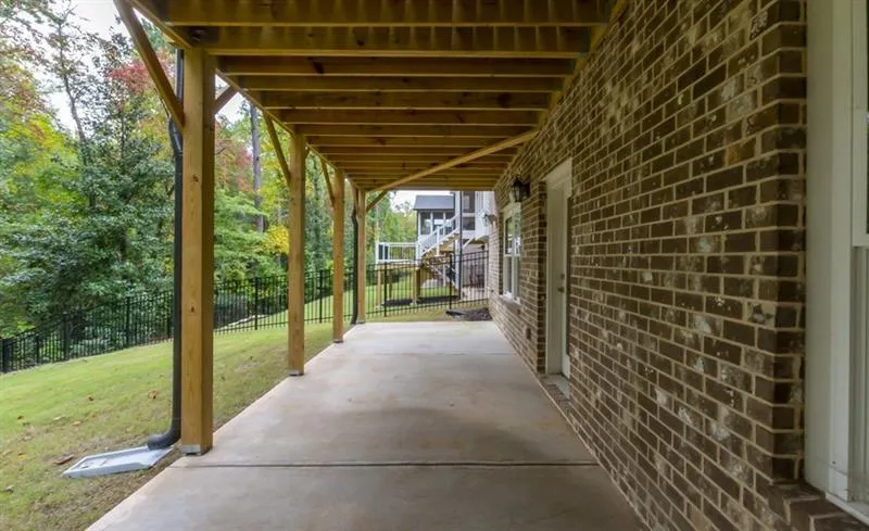 6398 Lucent Lane, Sandy Springs, Georgia 30328, 6 Bedrooms Bedrooms, ,5 BathroomsBathrooms,Residential,Sold,6398 Lucent Lane,6603793