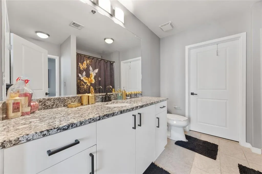 250 Pharr Road Ne Unit 1702, Atlanta, Georgia 30305, 1 Bedroom Bedrooms, ,1 BathroomBathrooms,Residential,For Sale,250 Pharr Road Ne Unit 1702,7625902