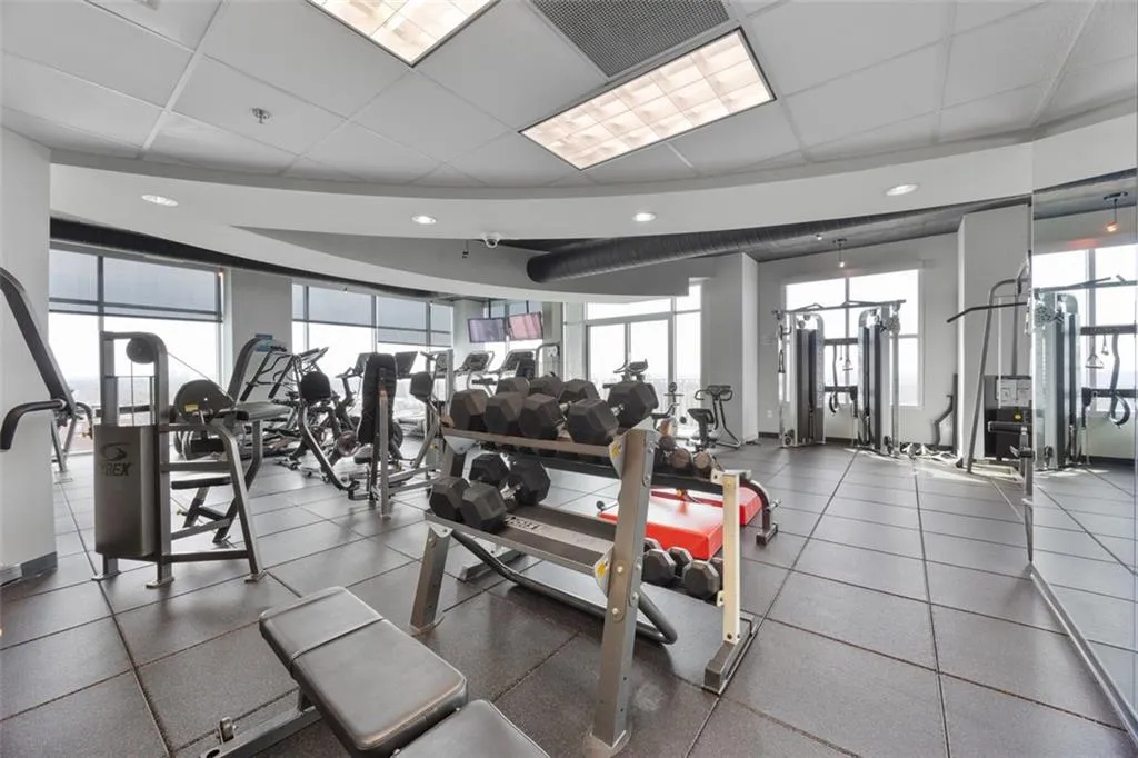 250 Pharr Road Ne Unit 1702, Atlanta, Georgia 30305, 1 Bedroom Bedrooms, ,1 BathroomBathrooms,Residential,For Sale,250 Pharr Road Ne Unit 1702,7625902