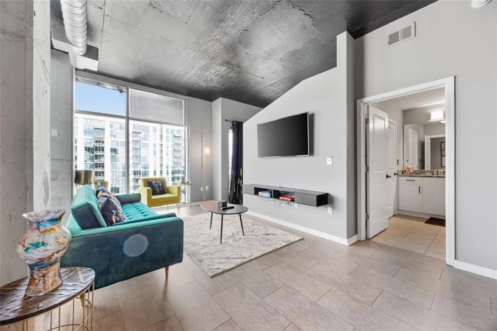 250 Pharr Road Ne Unit 1702, Atlanta, Georgia 30305, 1 Bedroom Bedrooms, ,1 BathroomBathrooms,Residential,For Sale,250 Pharr Road Ne Unit 1702,7625902