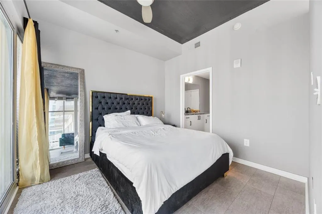 250 Pharr Road Ne Unit 1702, Atlanta, Georgia 30305, 1 Bedroom Bedrooms, ,1 BathroomBathrooms,Residential,For Sale,250 Pharr Road Ne Unit 1702,7625902