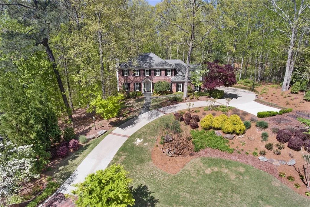 486 Huntcliff Green, Sandy Springs, Georgia 30350, 5 Bedrooms Bedrooms, ,4 BathroomsBathrooms,Residential,Sold,486 Huntcliff Green,5998301