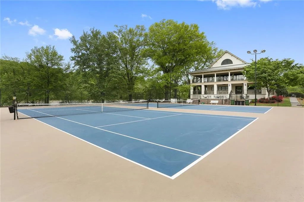 486 Huntcliff Green, Sandy Springs, Georgia 30350, 5 Bedrooms Bedrooms, ,4 BathroomsBathrooms,Residential,Sold,486 Huntcliff Green,5998301