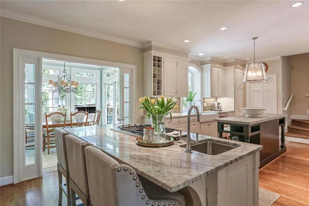 486 Huntcliff Green, Sandy Springs, Georgia 30350, 5 Bedrooms Bedrooms, ,4 BathroomsBathrooms,Residential,Sold,486 Huntcliff Green,5998301