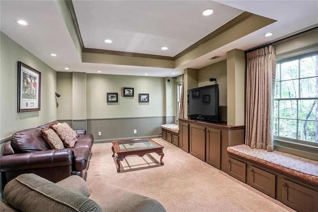 486 Huntcliff Green, Sandy Springs, Georgia 30350, 5 Bedrooms Bedrooms, ,4 BathroomsBathrooms,Residential,Sold,486 Huntcliff Green,5998301