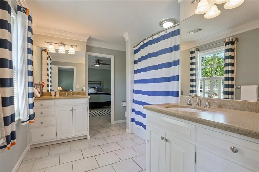 486 Huntcliff Green, Sandy Springs, Georgia 30350, 5 Bedrooms Bedrooms, ,4 BathroomsBathrooms,Residential,Sold,486 Huntcliff Green,5998301