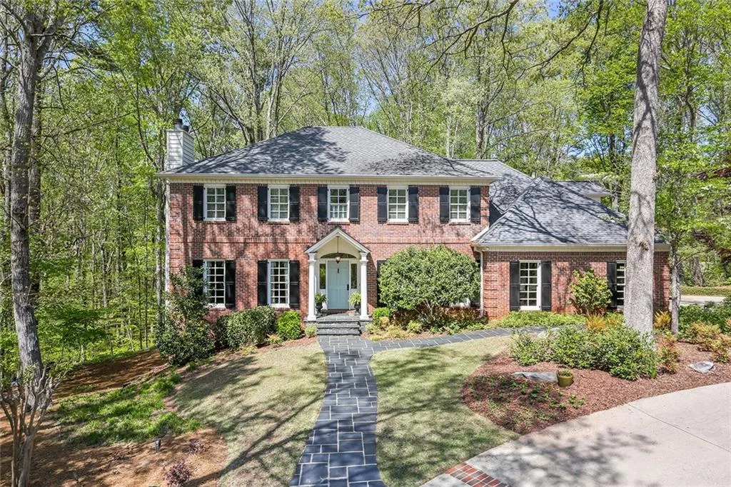 486 Huntcliff Green, Sandy Springs, Georgia 30350, 5 Bedrooms Bedrooms, ,4 BathroomsBathrooms,Residential,Sold,486 Huntcliff Green,5998301