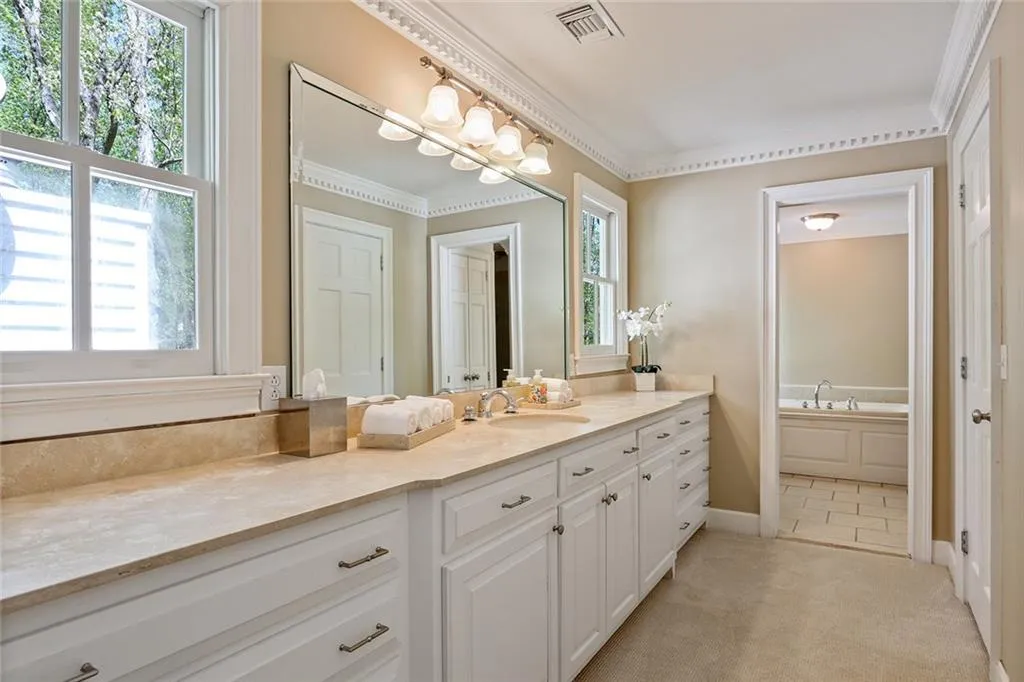 486 Huntcliff Green, Sandy Springs, Georgia 30350, 5 Bedrooms Bedrooms, ,4 BathroomsBathrooms,Residential,Sold,486 Huntcliff Green,5998301