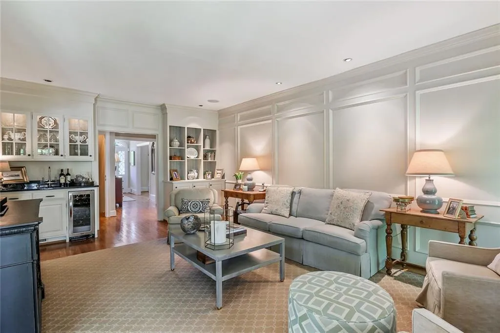 486 Huntcliff Green, Sandy Springs, Georgia 30350, 5 Bedrooms Bedrooms, ,4 BathroomsBathrooms,Residential,Sold,486 Huntcliff Green,5998301