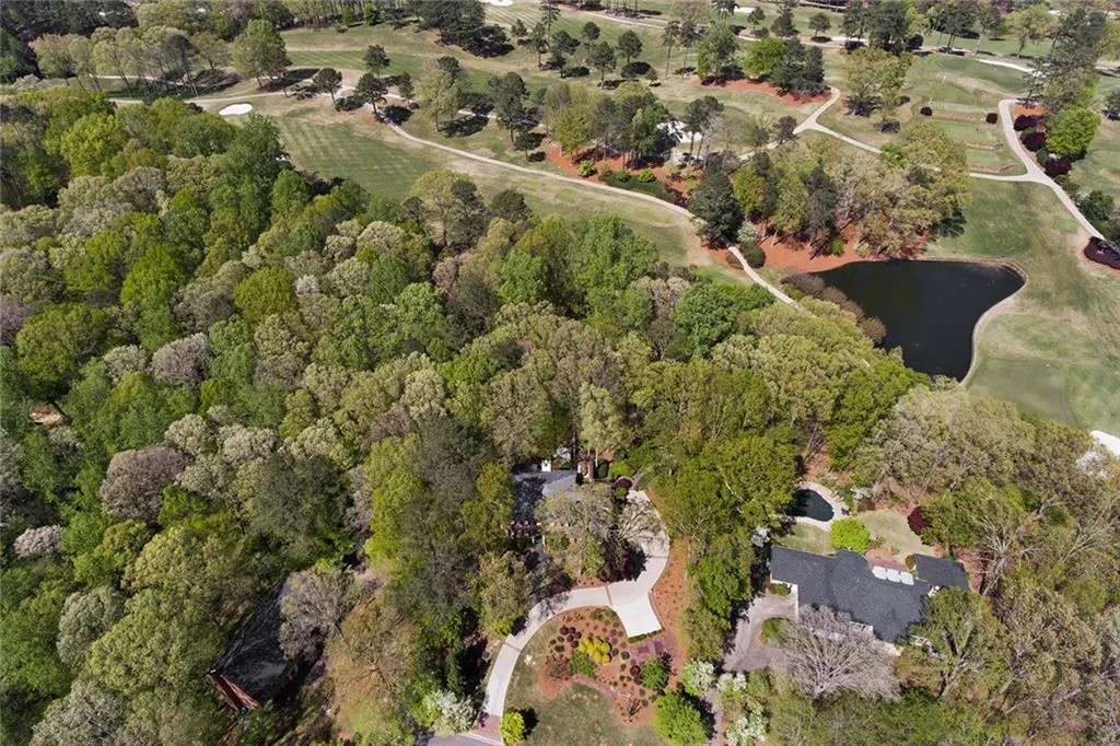 486 Huntcliff Green, Sandy Springs, Georgia 30350, 5 Bedrooms Bedrooms, ,4 BathroomsBathrooms,Residential,Sold,486 Huntcliff Green,5998301