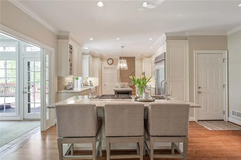 486 Huntcliff Green, Sandy Springs, Georgia 30350, 5 Bedrooms Bedrooms, ,4 BathroomsBathrooms,Residential,Sold,486 Huntcliff Green,5998301