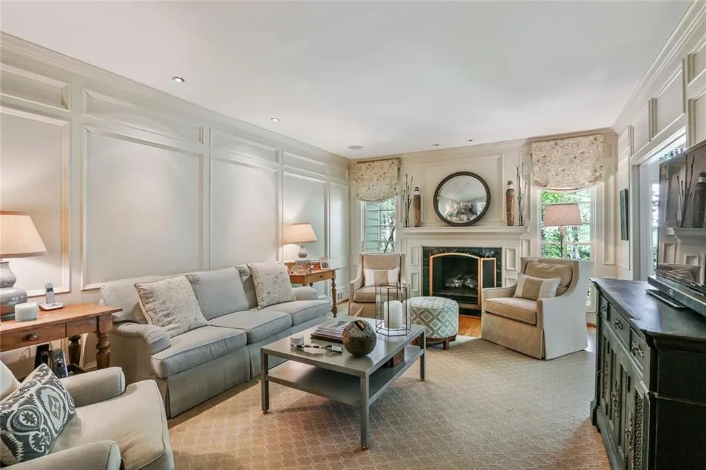 486 Huntcliff Green, Sandy Springs, Georgia 30350, 5 Bedrooms Bedrooms, ,4 BathroomsBathrooms,Residential,Sold,486 Huntcliff Green,5998301