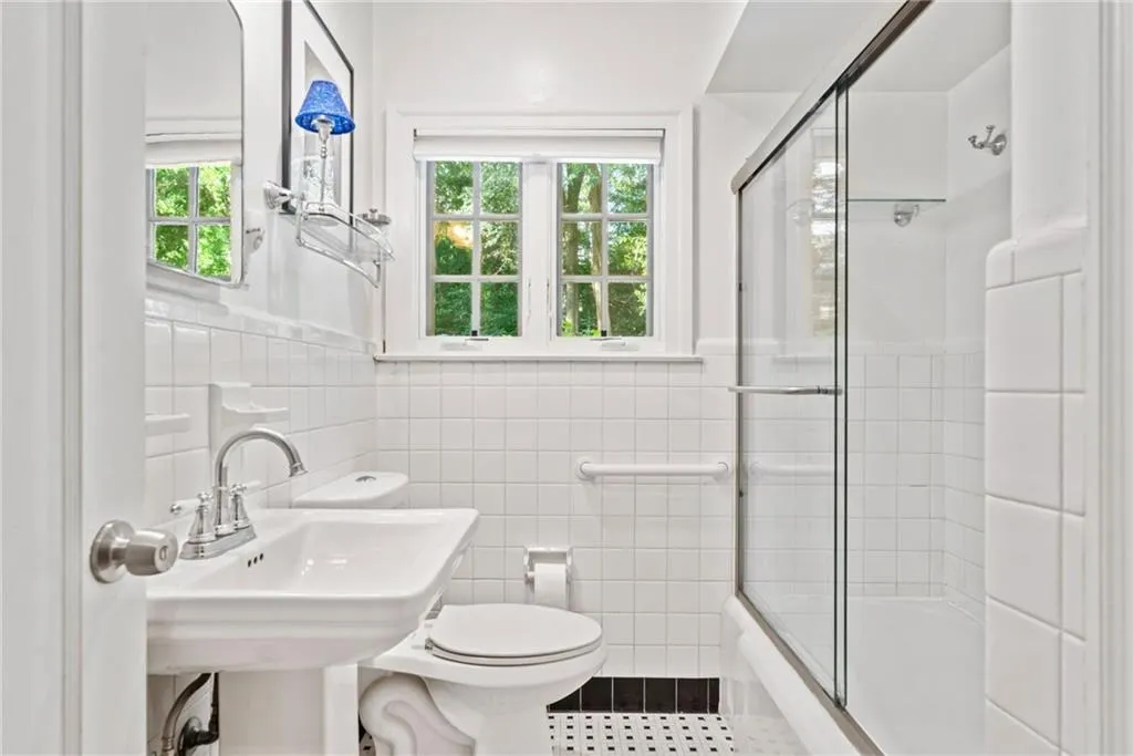 970 Lindbergh Drive Ne, Atlanta, Georgia 30324, 2 Bedrooms Bedrooms, ,1 BathroomBathrooms,Residential,For Sale,970 Lindbergh Drive Ne,7614866