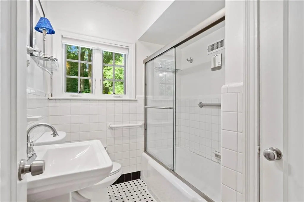 970 Lindbergh Drive Ne, Atlanta, Georgia 30324, 2 Bedrooms Bedrooms, ,1 BathroomBathrooms,Residential,For Sale,970 Lindbergh Drive Ne,7614866