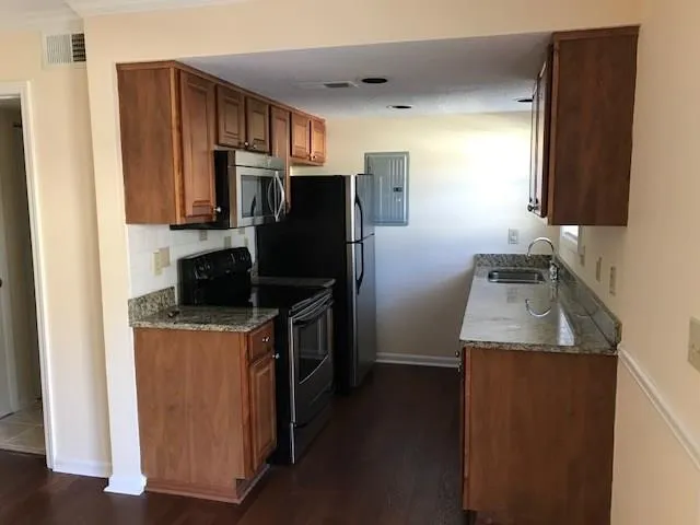 6900 Roswell Road Unit D3, Atlanta, Georgia 30328, 3 Bedrooms Bedrooms, ,2 BathroomsBathrooms,Residential,Sold,6900 Roswell Road Unit D3,5892031