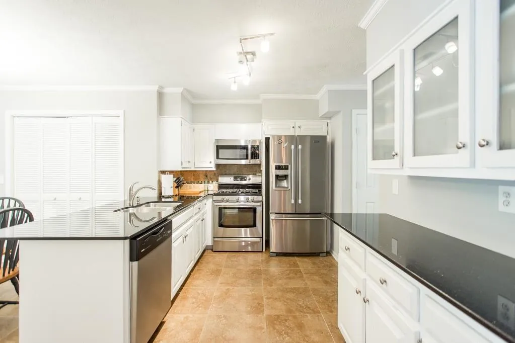9135 Carroll Manor Drive, Sandy Springs, Georgia 30350, 3 Bedrooms Bedrooms, ,2 BathroomsBathrooms,Residential,Sold,9135 Carroll Manor Drive,6031534