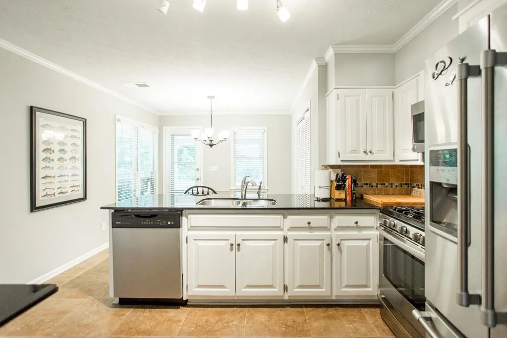 9135 Carroll Manor Drive, Sandy Springs, Georgia 30350, 3 Bedrooms Bedrooms, ,2 BathroomsBathrooms,Residential,Sold,9135 Carroll Manor Drive,6031534