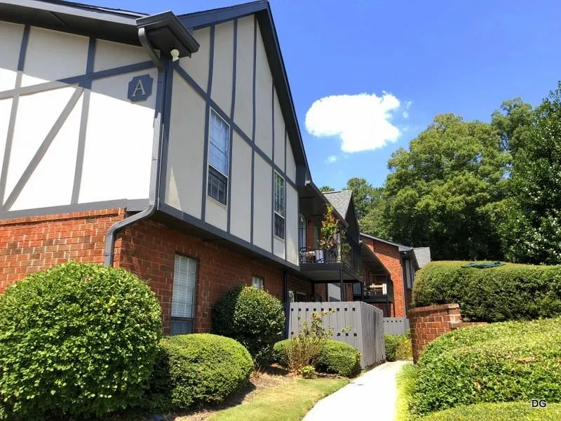 6851 Roswell Road Unit A4, Sandy Springs, Georgia 30328, 2 Bedrooms Bedrooms, ,2 BathroomsBathrooms,Residential,Sold,6851 Roswell Road Unit A4,6612147