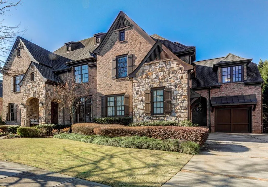 565 Trimble Lake Court, Sandy Springs, Georgia 30342, 6 Bedrooms Bedrooms, ,5 BathroomsBathrooms,Residential,Sold,565 Trimble Lake Court,6702014