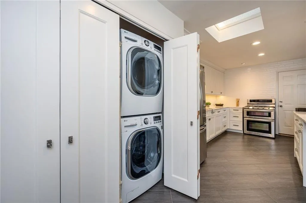 346 Carpenter Drive Unit 22, Atlanta, Georgia 30328, 2 Bedrooms Bedrooms, ,2 BathroomsBathrooms,Residential,For Sale,346 Carpenter Drive Unit 22,7697749