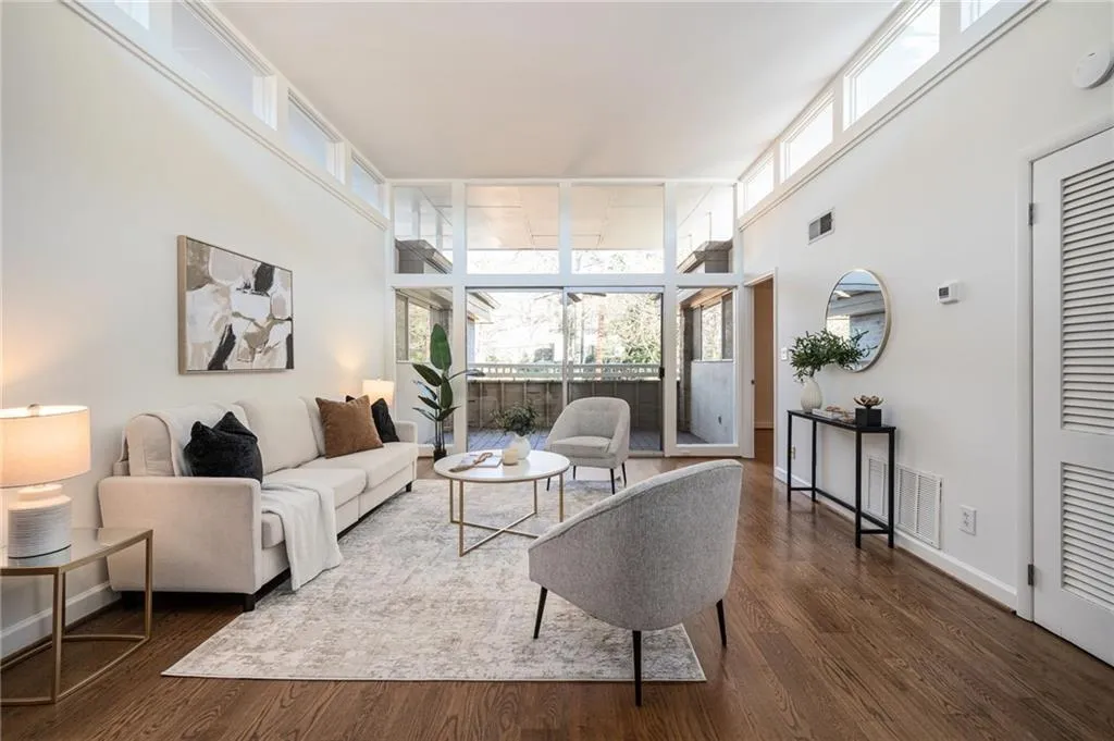 346 Carpenter Drive Unit 22, Atlanta, Georgia 30328, 2 Bedrooms Bedrooms, ,2 BathroomsBathrooms,Residential,For Sale,346 Carpenter Drive Unit 22,7697749