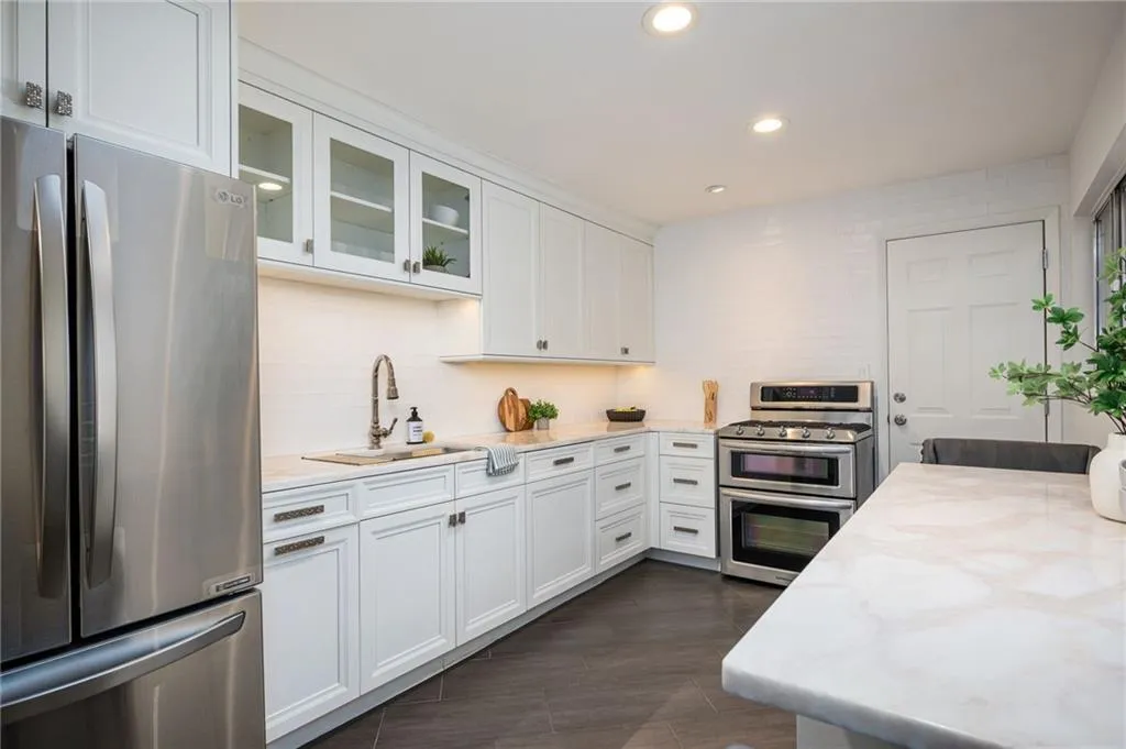 346 Carpenter Drive Unit 22, Atlanta, Georgia 30328, 2 Bedrooms Bedrooms, ,2 BathroomsBathrooms,Residential,For Sale,346 Carpenter Drive Unit 22,7697749