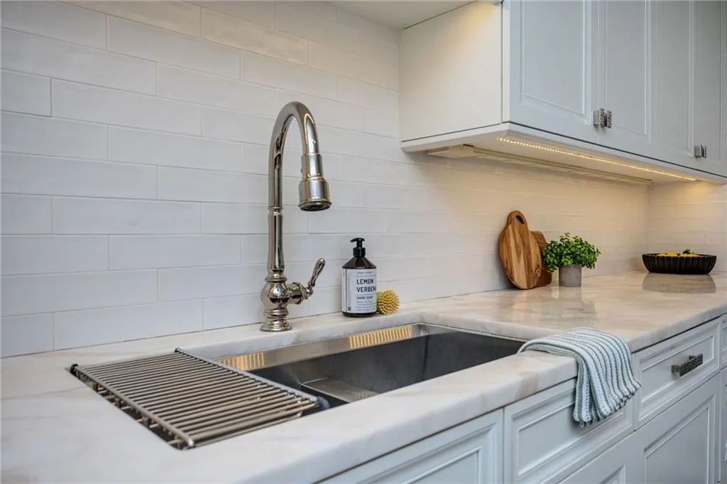 346 Carpenter Drive Unit 22, Atlanta, Georgia 30328, 2 Bedrooms Bedrooms, ,2 BathroomsBathrooms,Residential,For Sale,346 Carpenter Drive Unit 22,7697749