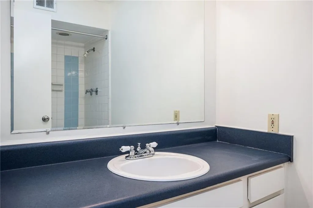 346 Carpenter Drive Unit 22, Atlanta, Georgia 30328, 2 Bedrooms Bedrooms, ,2 BathroomsBathrooms,Residential,For Sale,346 Carpenter Drive Unit 22,7697749