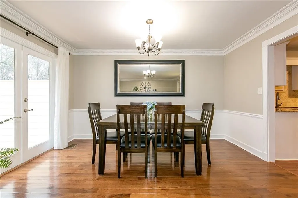 22 Huntington Place Drive, Sandy Springs, Georgia 30350, 3 Bedrooms Bedrooms, ,2 BathroomsBathrooms,Residential,Sold,22 Huntington Place Drive,6833366