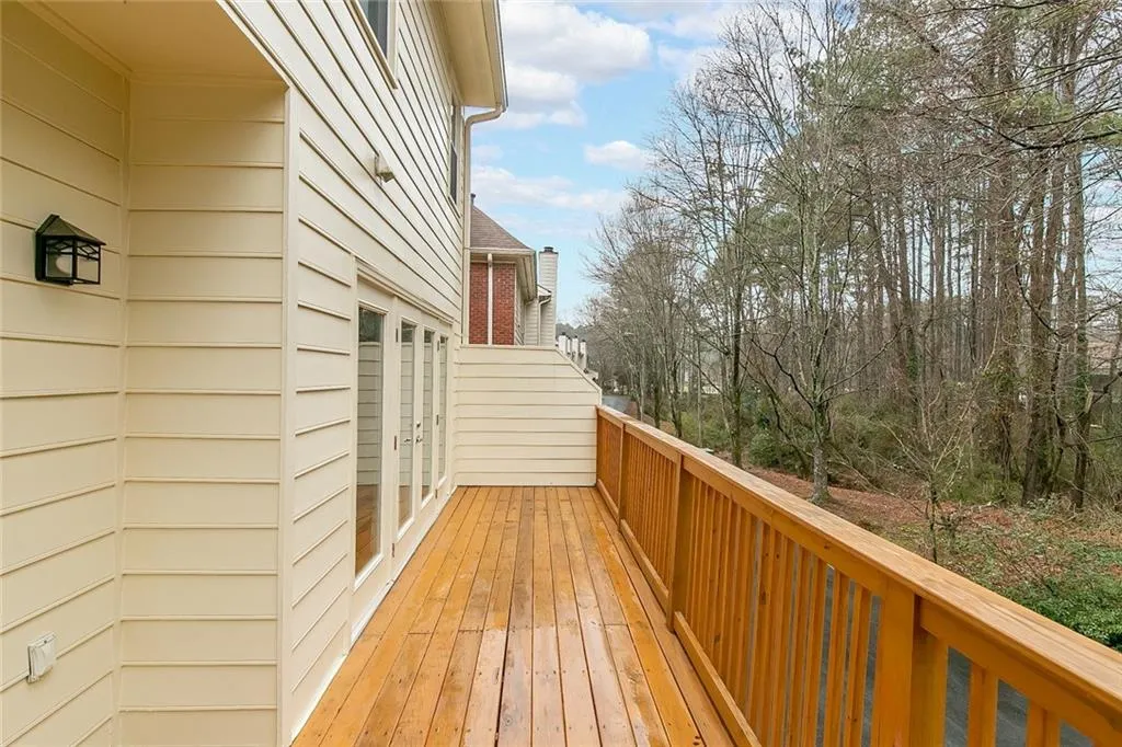 22 Huntington Place Drive, Sandy Springs, Georgia 30350, 3 Bedrooms Bedrooms, ,2 BathroomsBathrooms,Residential,Sold,22 Huntington Place Drive,6833366
