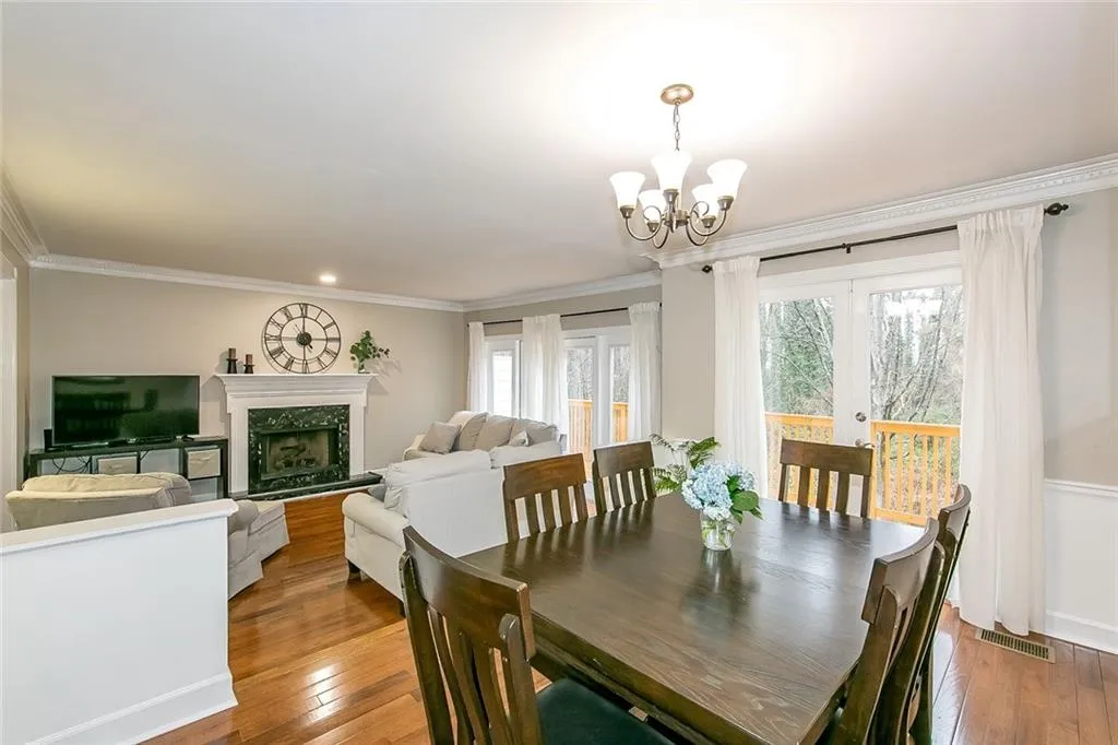 22 Huntington Place Drive, Sandy Springs, Georgia 30350, 3 Bedrooms Bedrooms, ,2 BathroomsBathrooms,Residential,Sold,22 Huntington Place Drive,6833366