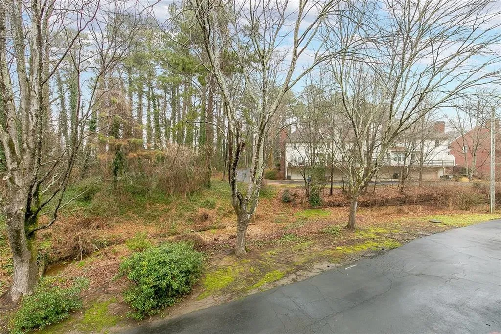 22 Huntington Place Drive, Sandy Springs, Georgia 30350, 3 Bedrooms Bedrooms, ,2 BathroomsBathrooms,Residential,Sold,22 Huntington Place Drive,6833366